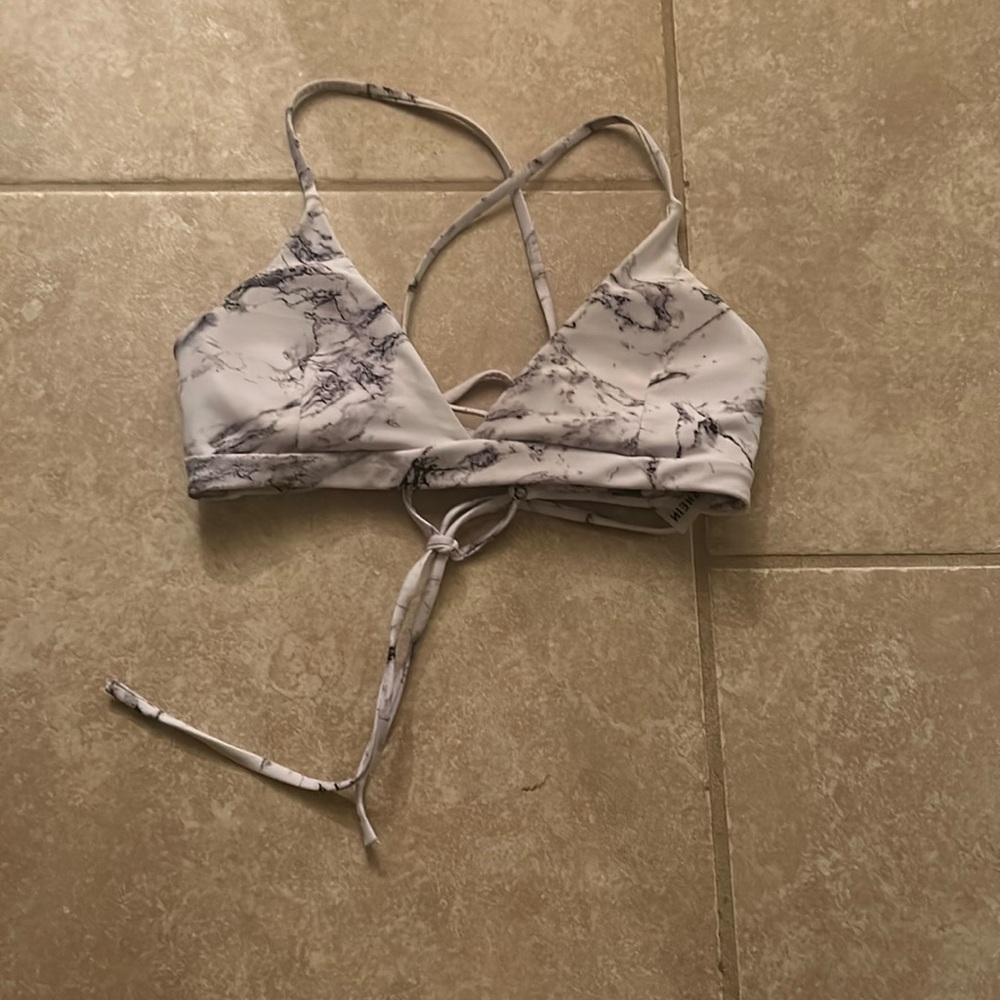 Women’s small marble bikini top